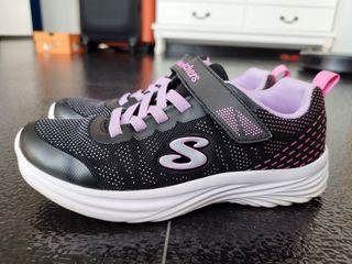 Girls 2025 black sketchers