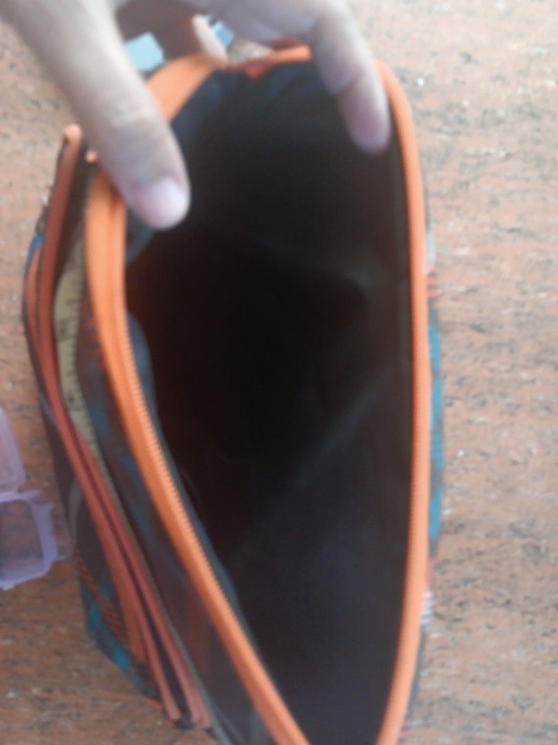 SM Laptop pouch (Category: Laptop Bags & Sleeves) located in Quezon City. Submitted by challizomorog (Listing ID 1282447800, Image 3). Description: 11" laptop sleeve or pouch 2 compartments Bought in SM department store.
