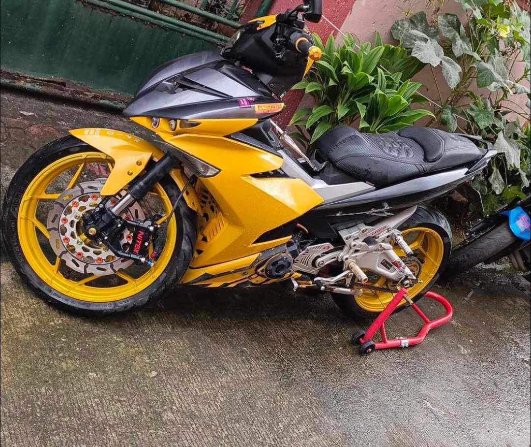 Sniper 150 deals color yellow