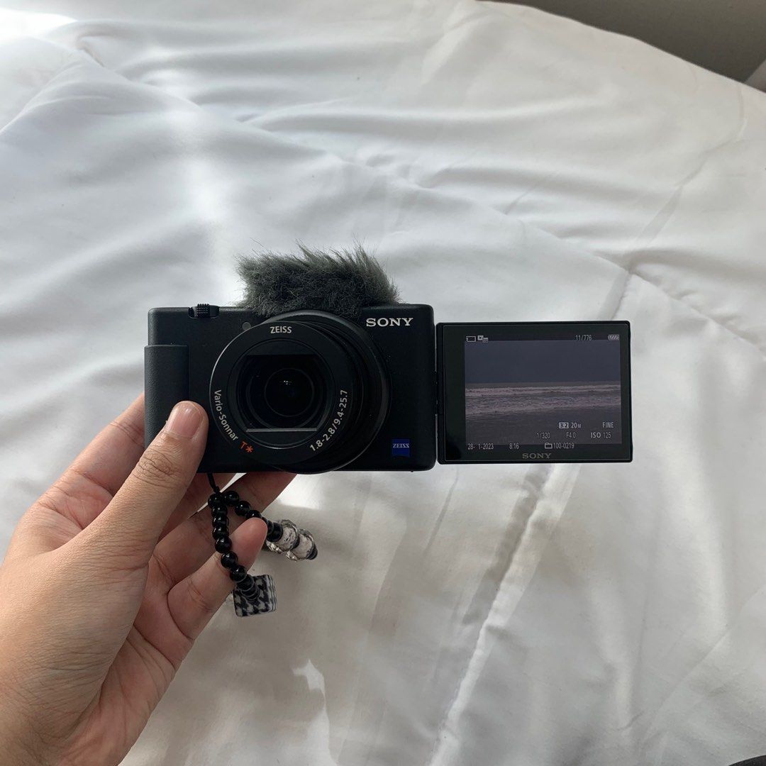 Sony ZVE10, Photography, Cameras on Carousell