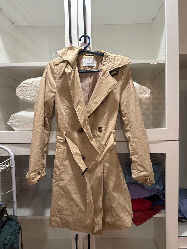 Stradivarius trenchcoat Women s Fashion Coats Jackets and Outerwear on Carousell