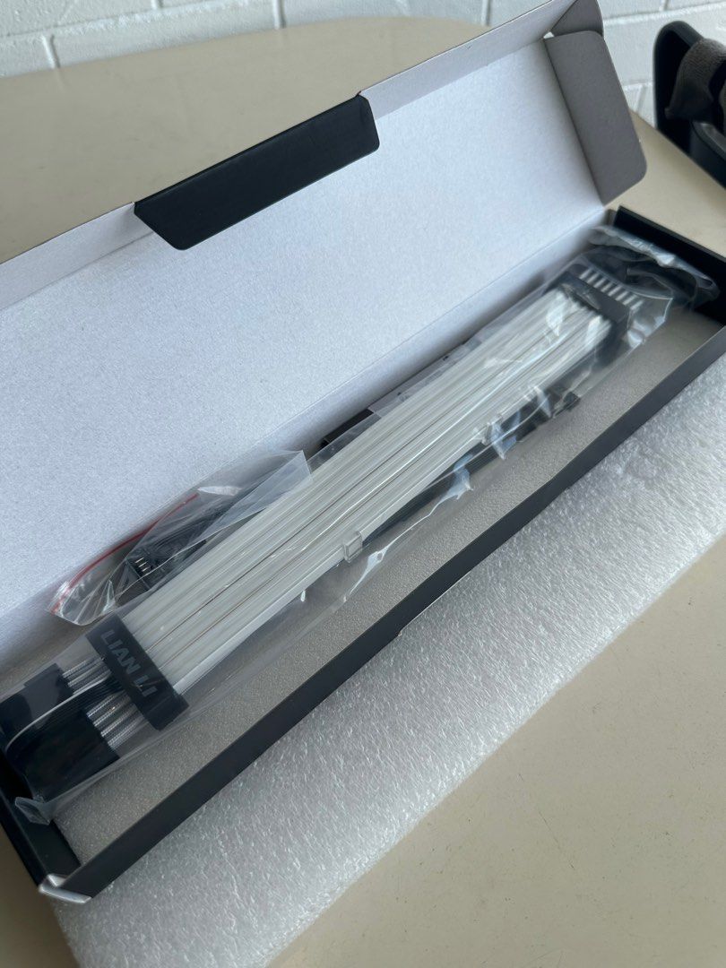 Strimer Plus (Category: Computer Parts) located in Singapore. Submitted by nima_Ma (Listing ID 1282545946, Image 2). Description: Lian Li Strimer Plus for 2x 8Pin. Going for cheap..