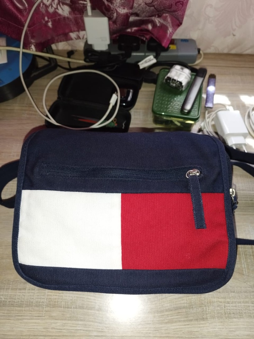 Tommy jeans top sling bag