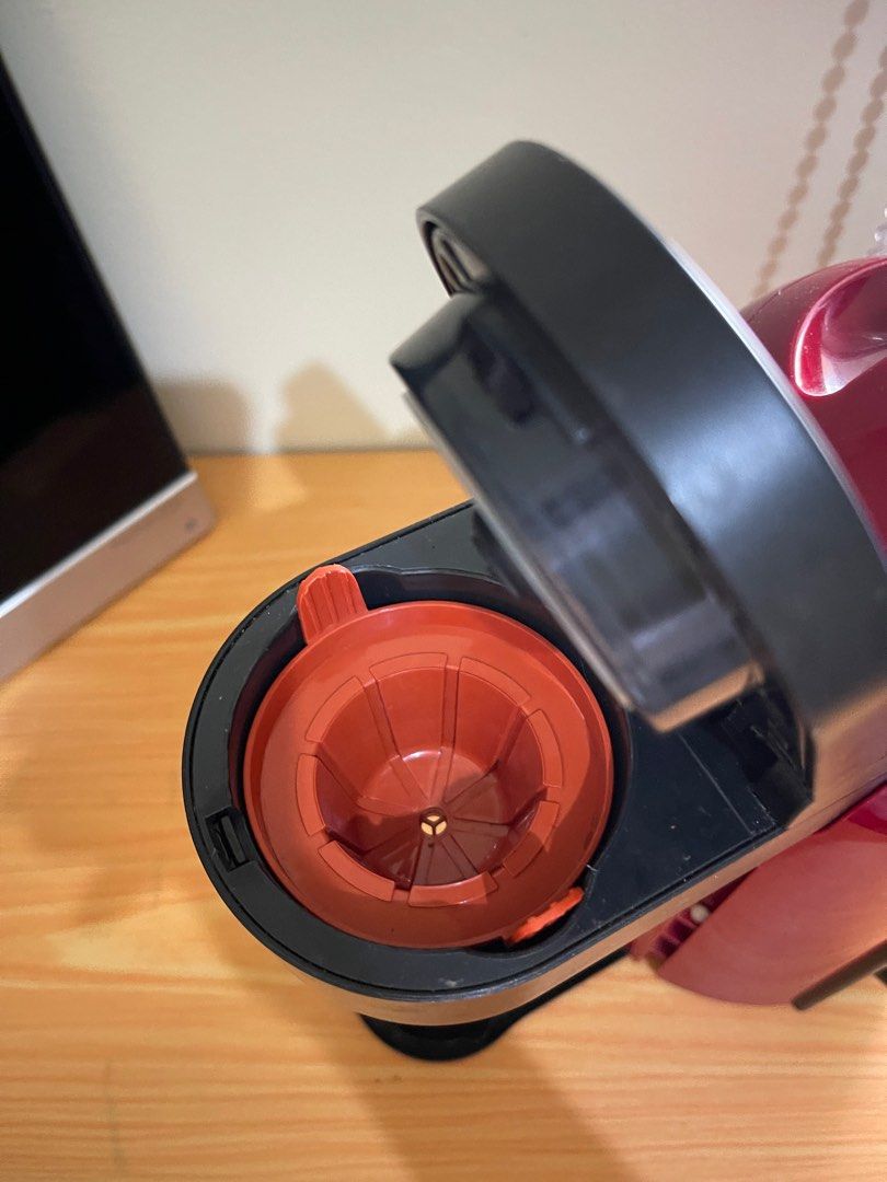 UCC eco pod portable coffeemaker (Category: Coffee Machines & Makers) located in Taguig. Submitted by matchawhisk (Listing ID 1282467921, Image 3). Description: Original price p3700+ Just in storage Used last week to test, working ok.