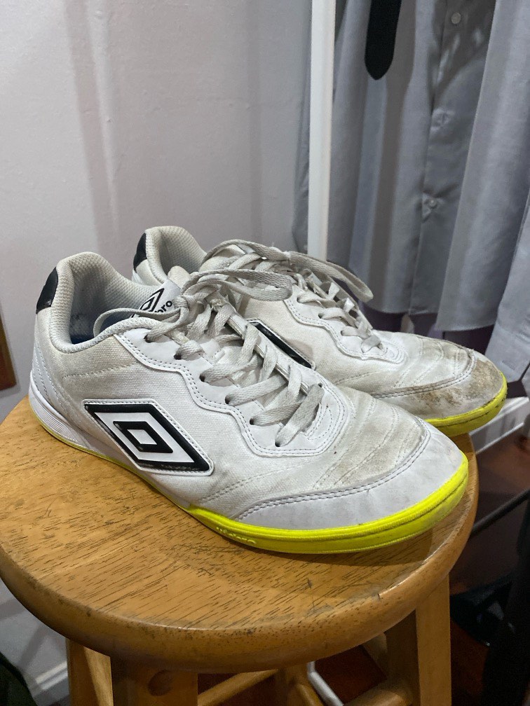 Umbro Futsal Shoes Men s Fashion Footwear Sneakers on Carousell