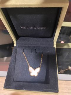 (Category: ) located in . Submitted by pinksophieclosetsale (Listing ID 1282568063, Image 1). Description: .