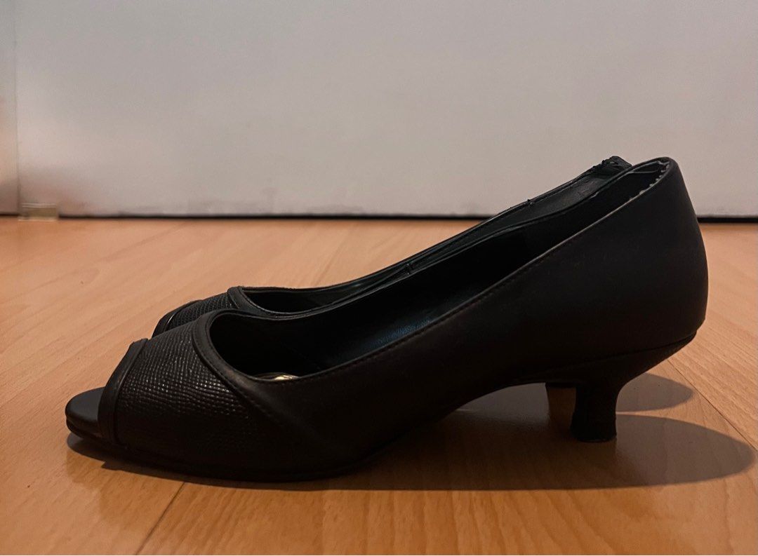 Vincci Open toe Kitten Pumps Women s Fashion Footwear Heels on Carousell