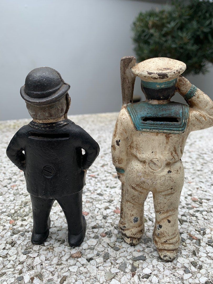 Vintage cast iron coin bank, Hobbies & Toys, Collectibles & Memorabilia,  Vintage Collectibles on Carousell