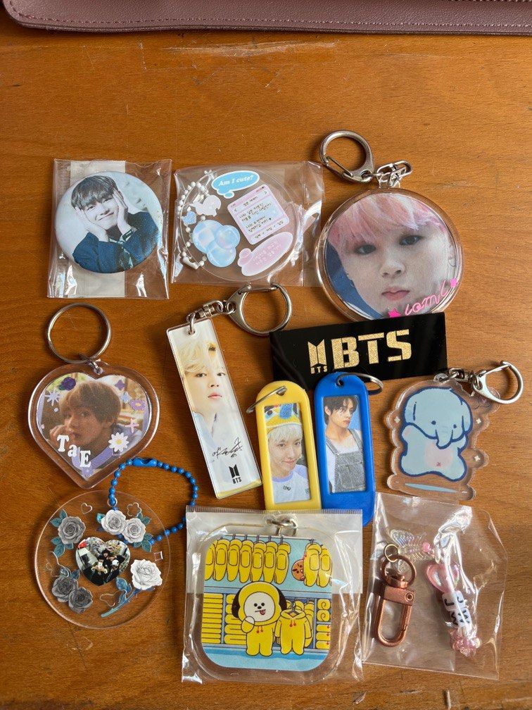 wts kpop enhypen bts merch keychains badges Hobbies Toys