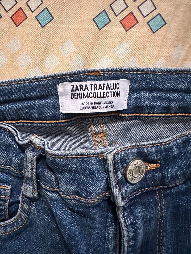 Zara denim jeans (Category: Jeans) located in Quezon City. Submitted by ankeyt (Listing ID 1282504694, Image 2). Description: .