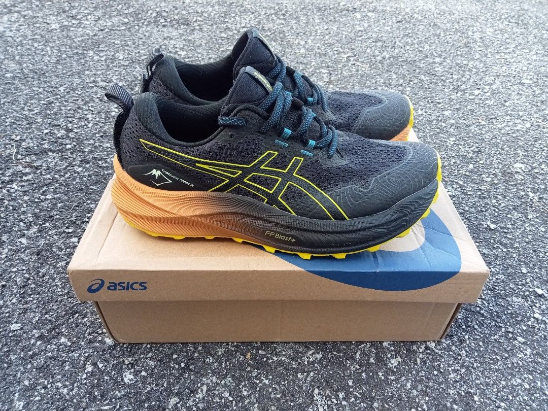 Asics store hiking boots
