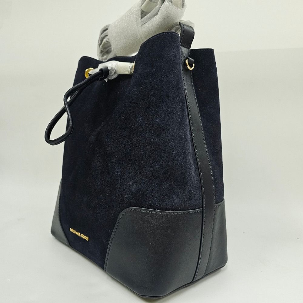 Cary hotsell bucket bag
