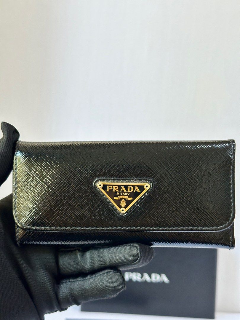 Authentic PRADA Key Holder (Category: Luxury Bags & Wallets) located in Santa Rosa. Submitted by brandieshoppe (Listing ID 1282734117, Image 2). Description: ✅ Authentic / Original Preloved ✅ From Japan Auction ✅ Moneyback Guaranteed If Proven Fake ✅ In Excellent Condition ✅ Message Us For More Details *Open Also for Layaway Terms.