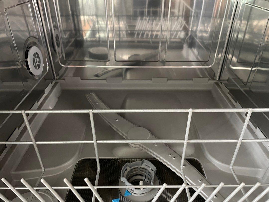 Bosch table top dishwasher SKS62E32EU, TV & Home Appliances, Kitchen