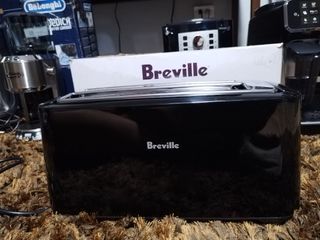Breville the Lift and Look Plus 4 slice toaster
