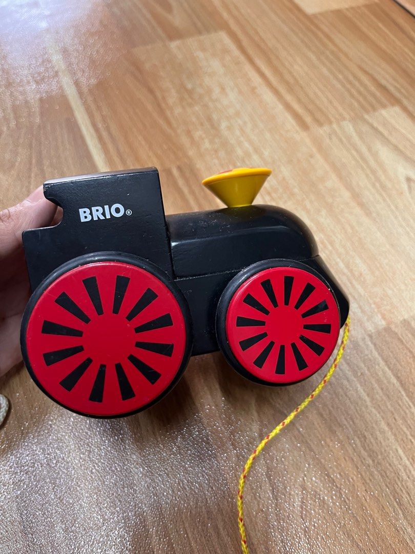 Brio pull top along train