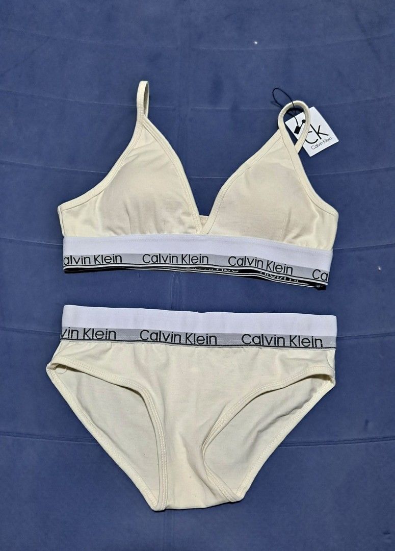 Calvin Klein Bra & Underwear, Women's Fashion, New Undergarments &  Loungewear on Carousell