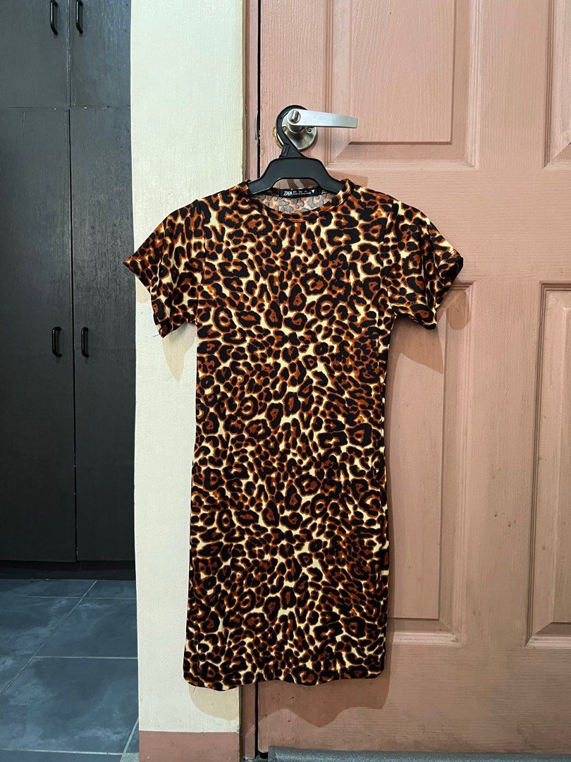 Casual dress / leopard dress (Category: Dresses) located in Quezon City. Submitted by msflawsome (Listing ID 1282711227, Image 1). Description: Never been used! Stretchy fabric so can fit small to medium frames If you’re 5ft and up, this will be above the knee. Mostly mini dress #minidress #printed #zara #casual #partydress #animalprint .