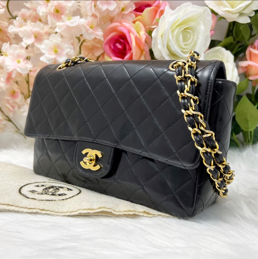 CHANEL Matelasse