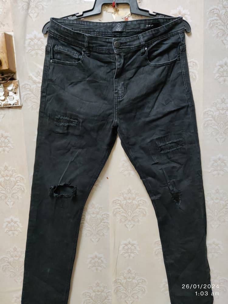 Black ripped jeans 2025 mens cotton on