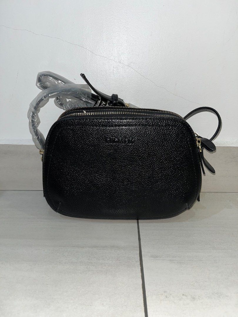 Pebble dual discount compartment crossbody bag
