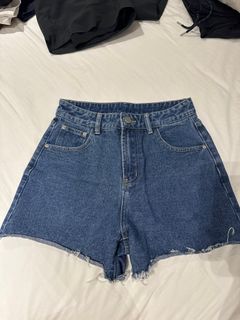 (Category: ) located in . Submitted by muffincat96 (Listing ID 1282773617, Image 1). Description: .