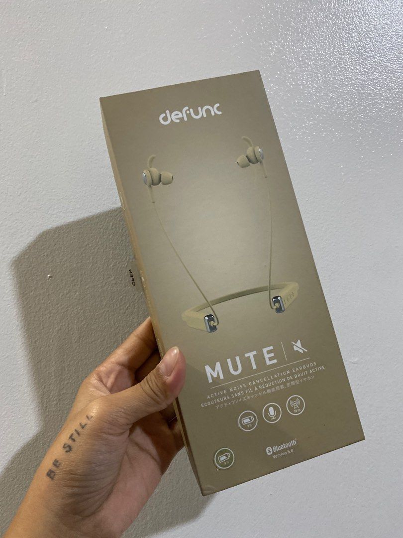 Defunc Mute Wireless Noise Cancelling Earphones (Category: Headphones & Headsets) located in Baguio. Submitted by justprei (Listing ID 1282802520, Image 2). Description: Defunc Mute Wireless Noise Cancelling Earphones Goldish color Bought from Powermac for 3990 Selling for half the price Used only twice A good alternative for Apple airpods Really good sound quality.