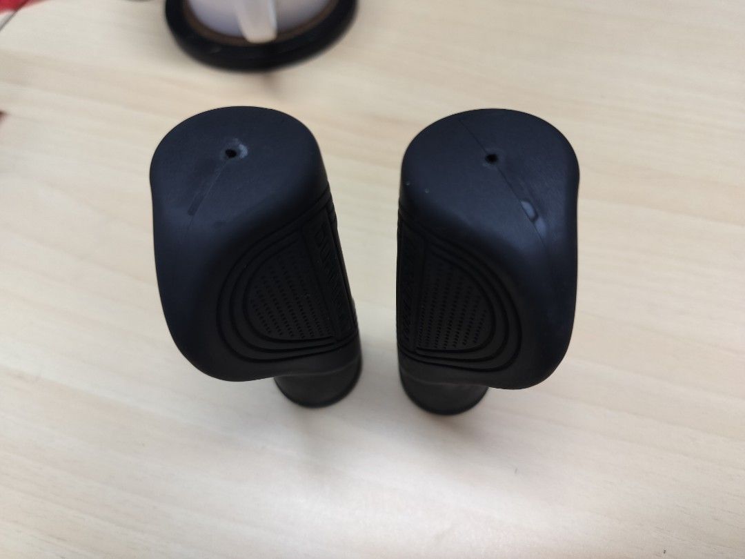 dualtron handlebar grip (Category: Bicycles) located in Manila. Submitted by arbsss (Listing ID 1282668251, Image 2). Description: dualtron stock grips for folding bars used but still in great condition Rubber Handlebar Grips for Dualtron provide a comfortable and secure solution for Dualtron scooter handlebars. These grips are designed to enhance hand placement and grip on the handlebars, ensuring both comfort and control. Compatible with all Du