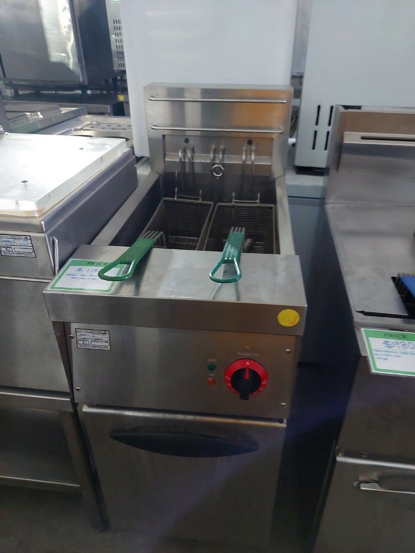 Electric deep fryer top