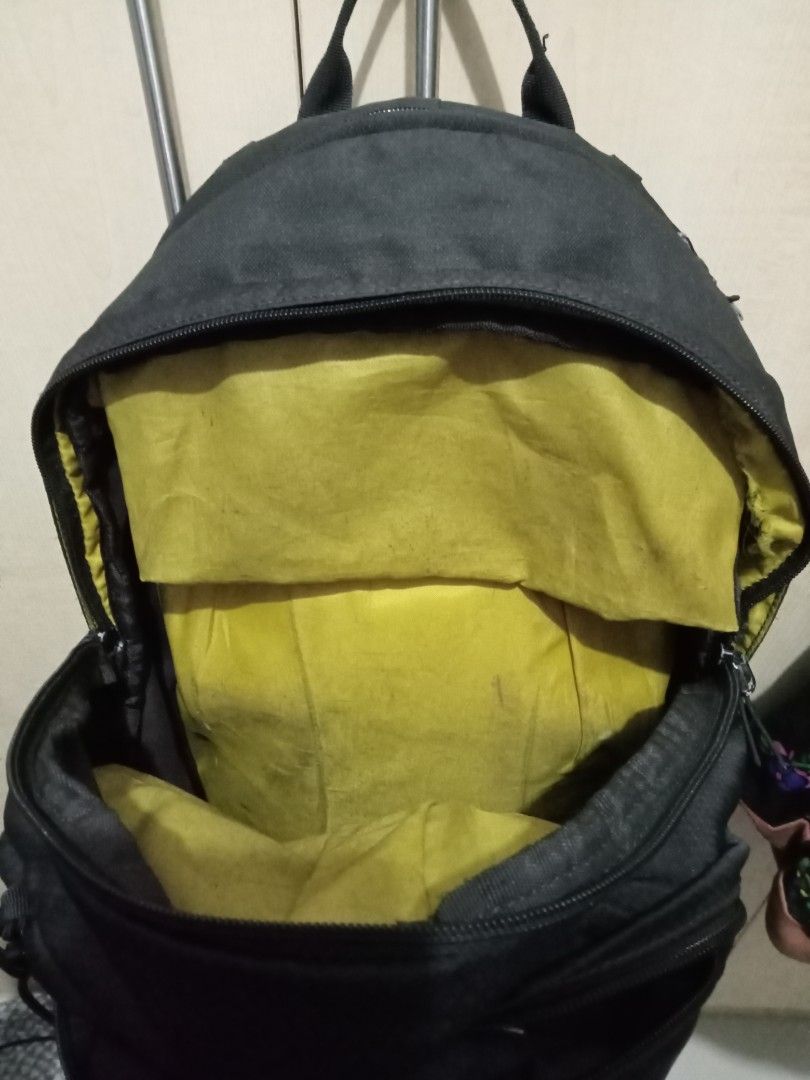 Fa Fuma Escape 22L Backpack for outdoors (Category: Backpacks) located in Quezon City. Submitted by patrickdavis (Listing ID 1282722522, Image 2). Description: well used for riding/cycling Skin material is tough, thickened shoulder straps. has a metal frame to keep backpack shape. has ventilation on backside. Flaw: just signs of usage. inside skin has a tear. but no hole. see pics. location. north edsa delivery shouldered by buyer.