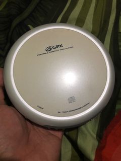 GPX portable compact disc player