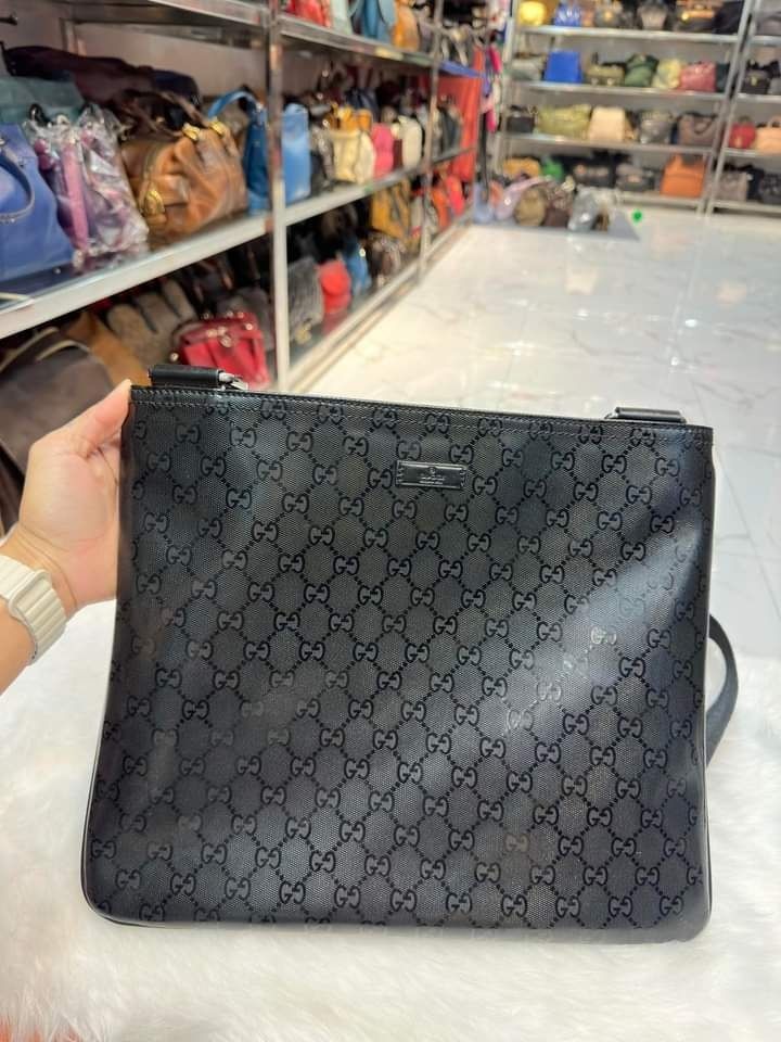 Gucci imprime sales messenger bag
