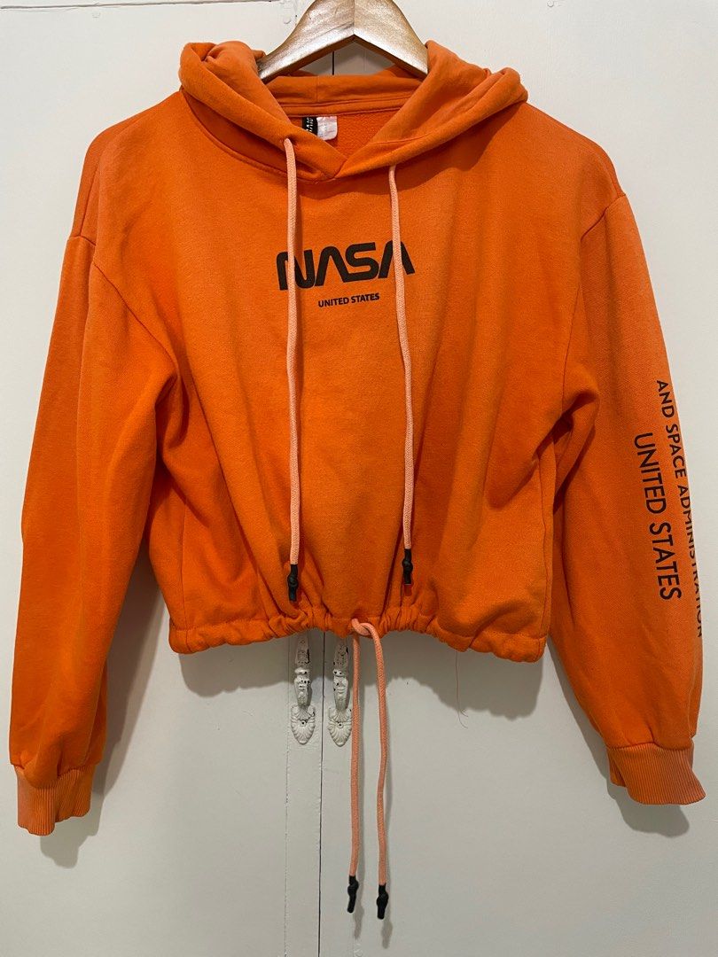 H&M NASA Hoodie (Category: Coats, Jackets and Outerwear) located in Catarman. Submitted by andeverythingnays (Listing ID 1282632383, Image 1). Description: .