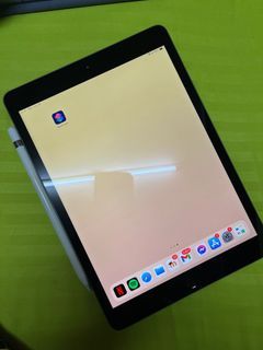 iPad 8th Gen and Apple Pencil 1st Gen For Sale