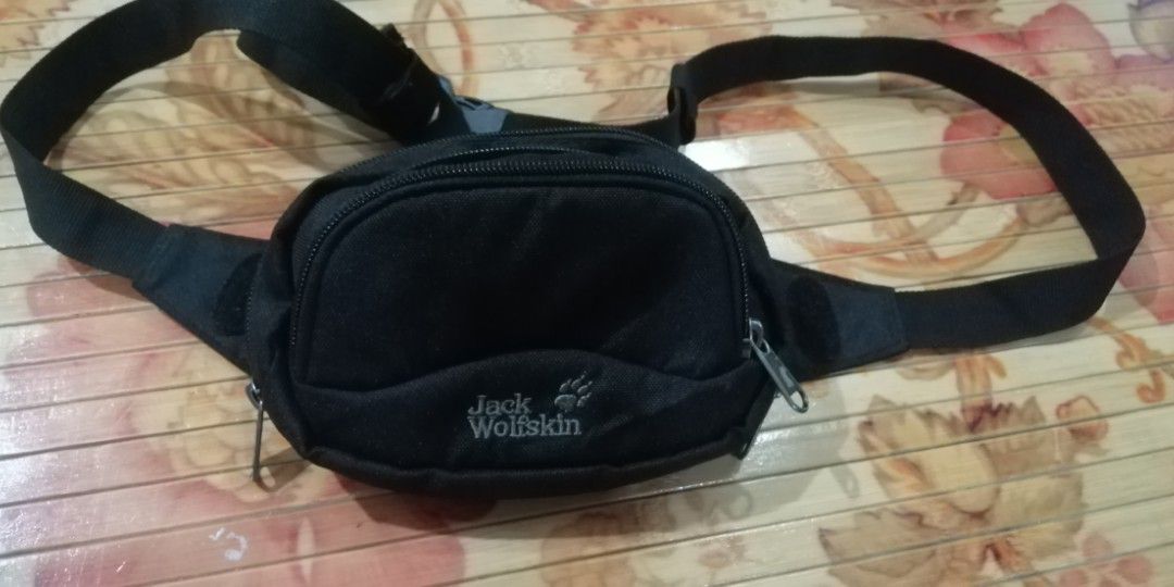 Jack wolfskin hotsell pouch bag