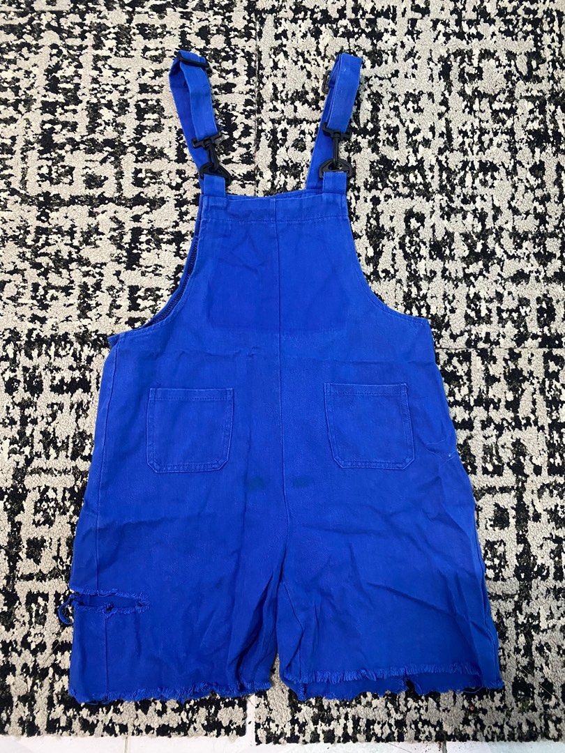 Jumper for women (Category: Jumpsuits) located in Binan City. Submitted by casseyshoppe (Listing ID 1282642239, Image 1). Description: Jumper for women L-XL Royal blue in color In good condition Payment first thru gcash Shipping via j&t or lalamove at buyer’s expense.