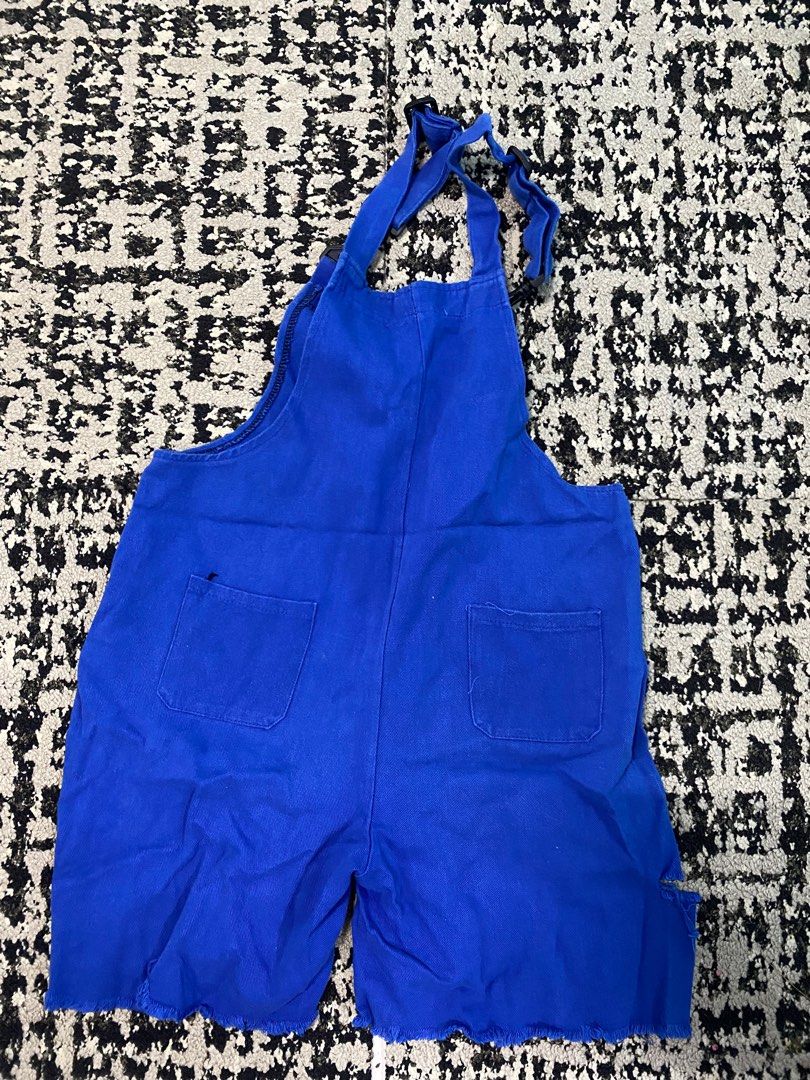 Jumper for women (Category: Jumpsuits) located in Binan City. Submitted by casseyshoppe (Listing ID 1282642239, Image 2). Description: Jumper for women L-XL Royal blue in color In good condition Payment first thru gcash Shipping via j&t or lalamove at buyer’s expense.