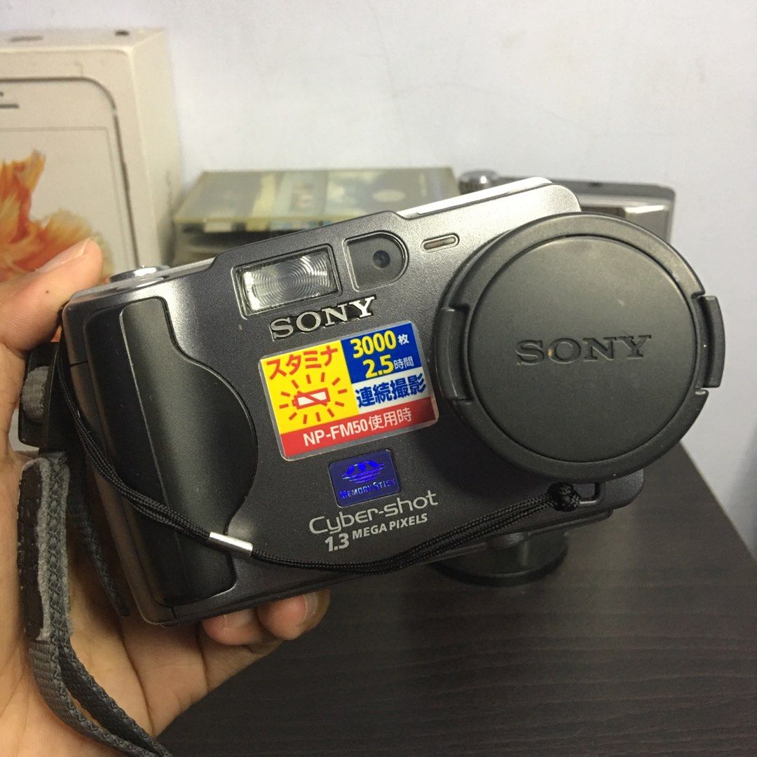 SONY サイバーショットDSC-S30 - デジタルカメラ