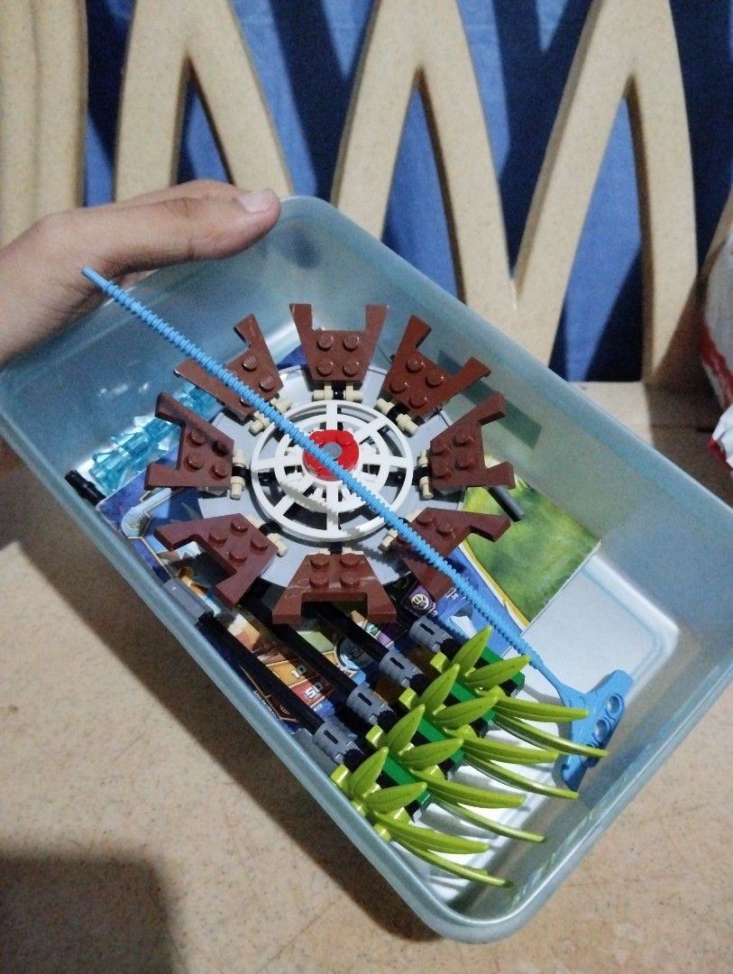 LEGO Chima - Eglor (Category: Lego & Building Sets) located in Quezon City. Submitted by keen_peanxth (Listing ID 1282689585, Image 3). Description: nakatambak na lang sa lalagyan and di na nalalaro, finding a buyer na fan ng lego and mahilig mag collect ng mga past series. No issue and naingatan maigi yung laruan. LP na rin yung price and dm if interested.