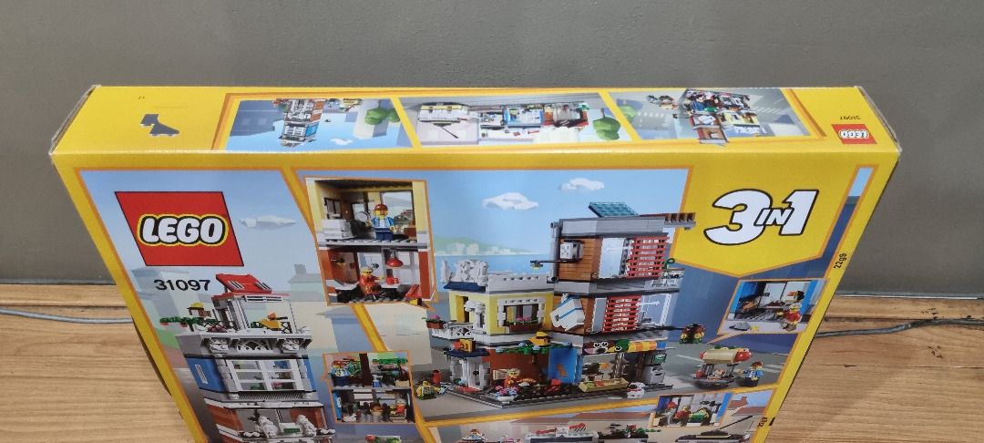 Lego creator pet shop cafe top