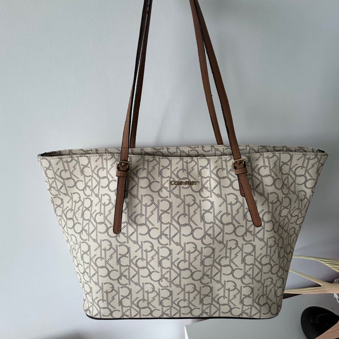 Medium tote bag clearance calvin klein