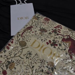 (Category: ) located in . Submitted by thetopspotfashionboutique (Listing ID 1282800373, Image 1). Description: .