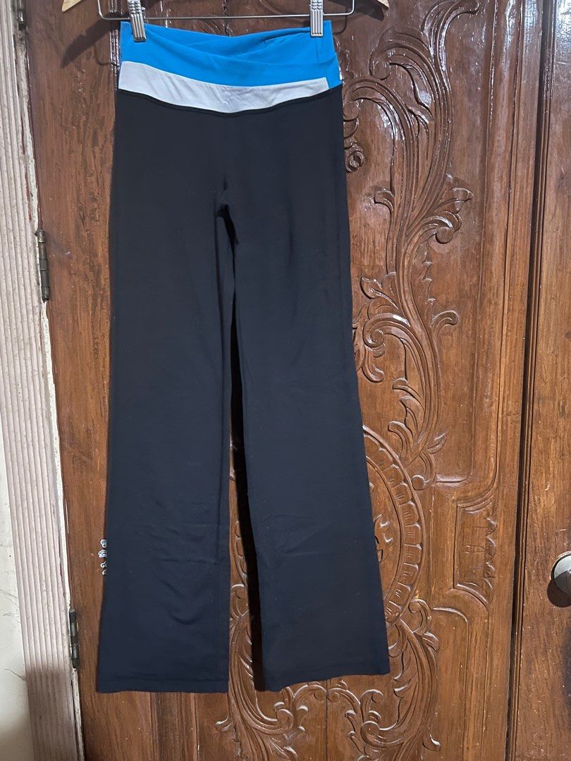 Lululemon Astro Pants Flare Leg Size 4, Women's Fashion, Activewear on  Carousell