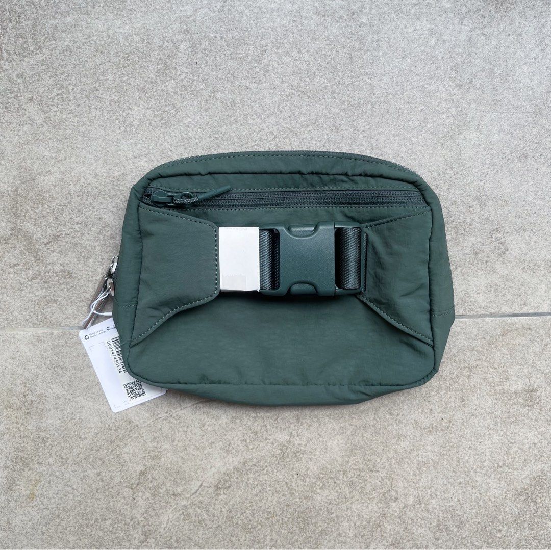 Lululemon NWT Everywhere Belt Bag 2L Large - Dark Forest, Women's Fashion,  Activewear on Carousell