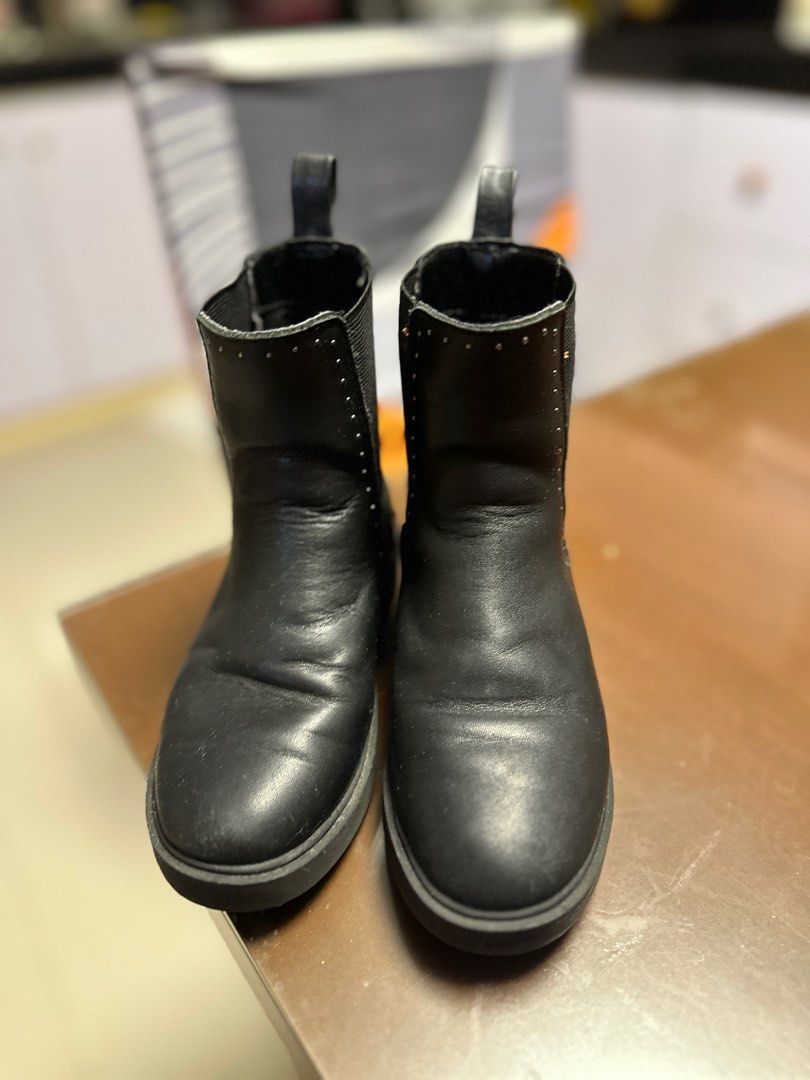 Mango leather boots (Category: Babies & Kids Fashion) located in Angeles City. Submitted by mummof3 (Listing ID 1282637120, Image 1). Description: Used a few times only.. size 29 Reason for selling:need to buy bigger size .