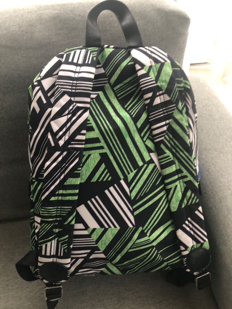 MARC JACOBS Backpack (Category: Luxury Bags & Wallets) located in Davao. Submitted by mliza1020 (Listing ID 1282621231, Image 2). Description: Marc Jacobs large backpack. Some piling in the inside lining (thats why selling it low) but doesn’t affect the functionality and beauty of the bag. It was just stored longer in the cabinet. .