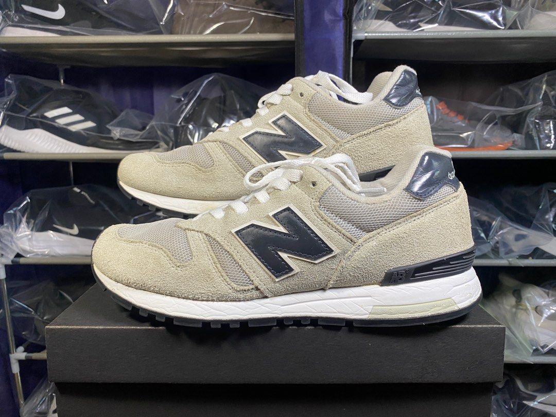 New Balance 565 Size 43 Fesyen Pria Sepatu Sneakers di Carousell