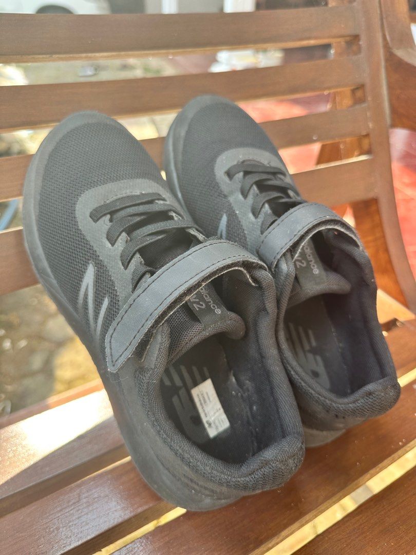 New Balance 5v2 Hitam Preloved