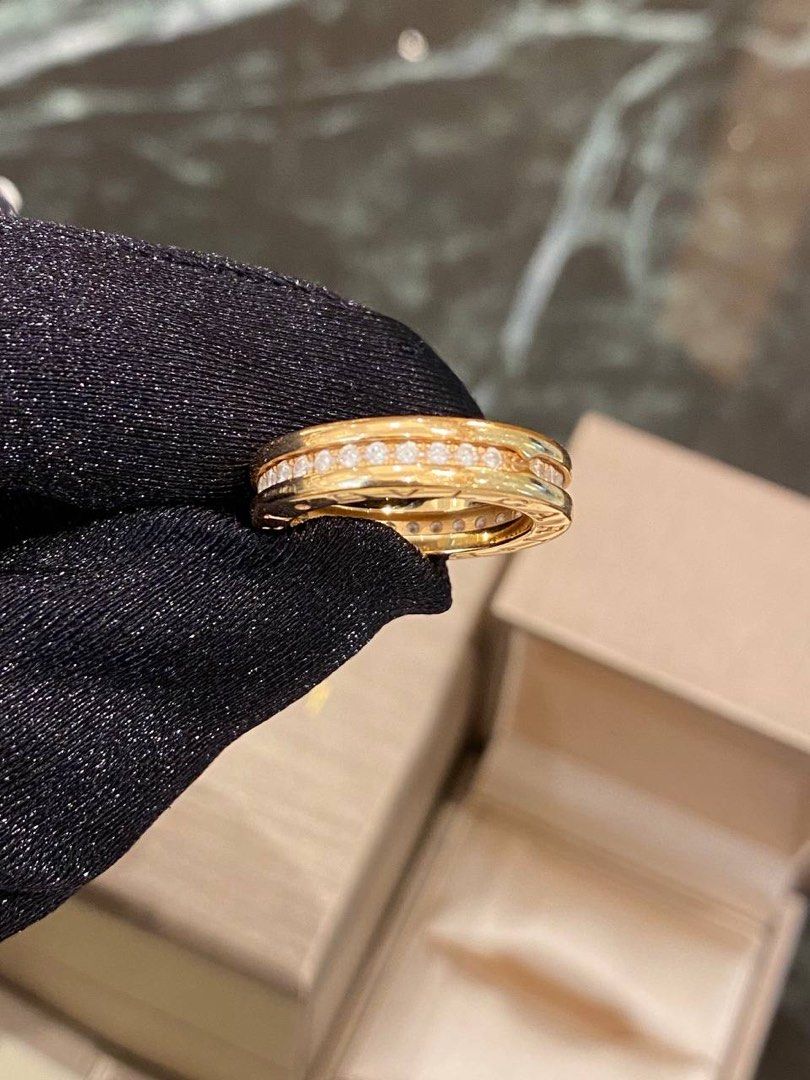 Gold year ring hotsell