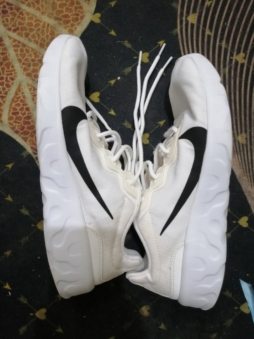 Nike Explore strada (Category: Sneakers) located in Quezon City. Submitted by annyeong9 (Listing ID 1282553064, Image 3). Description: Nike Explore Strada. Size 9.5 USA. Almost new! See pictures. No flaws and all white nice sneakers. Ganda neto. Pamporma,pang school, pang office at pang sports din. Sarap sa paa. Ang lambot parang pisngi. 😘😂😍. PM for details and price..